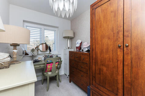 3 Longhurst Drive...
