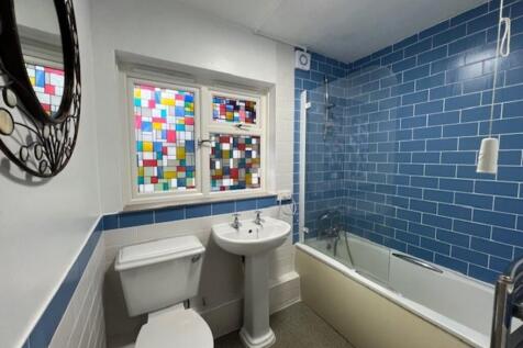 Post View bathroo...