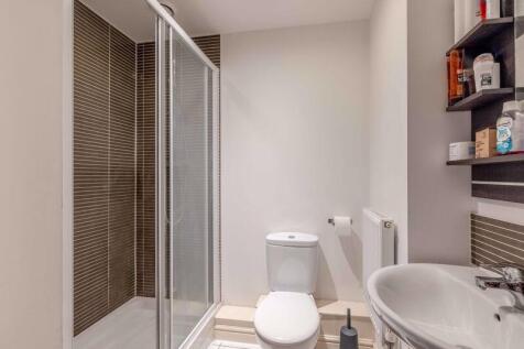 Ensuite shower room