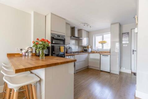 fitted Kitchen