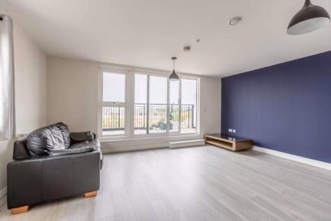 Living room &#43; Balcony