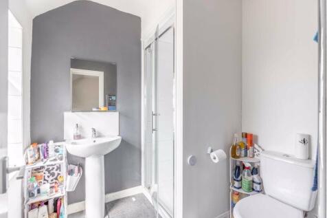 Ensuite shower room