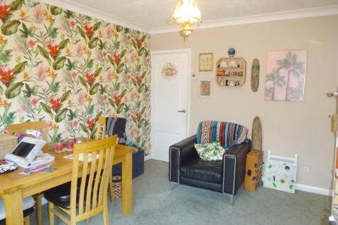 Bed1 / Dining Room