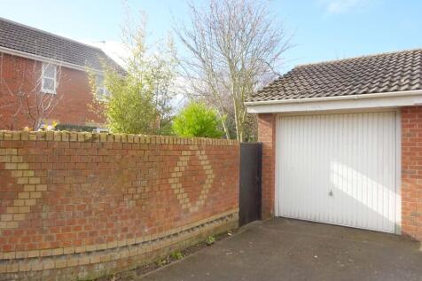 Drive/Garage