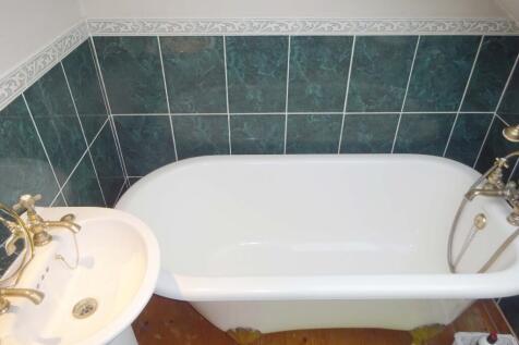 F F En-suite