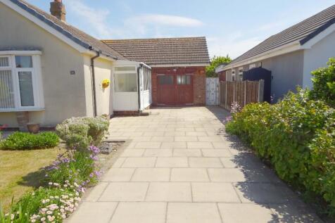 Spacious Driveway