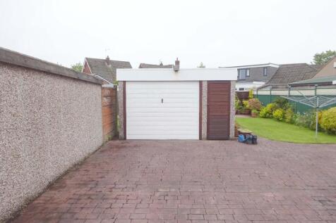 Garage/Driveway