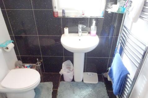 2nd Fl En-suite