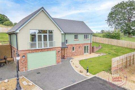 4 Ridge Close
