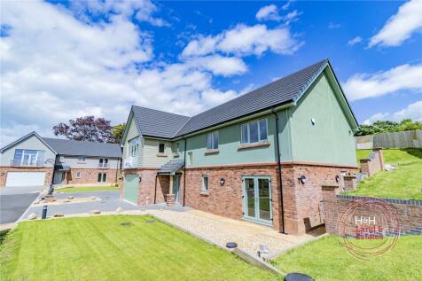 4 Ridge Close