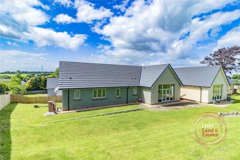 4 Ridge Close