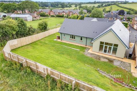 4 Ridge Close