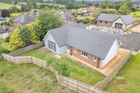5 Ridge Close