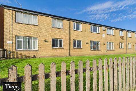 CAM02176G0-PR0735...