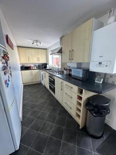 f63ea7e0-4d95-439...