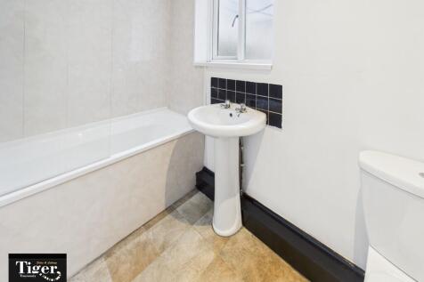 CAM02176G0-PR0748...