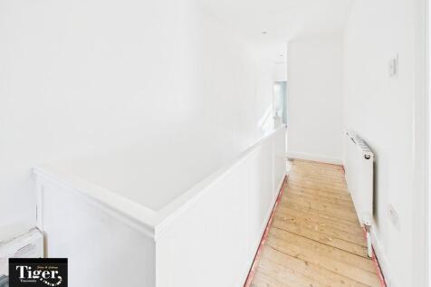 CAM02176G0-PR0756...