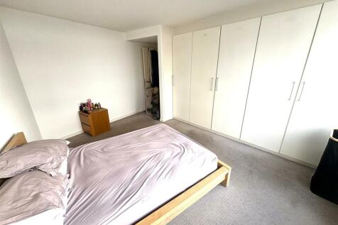 BEDROOM.jpeg