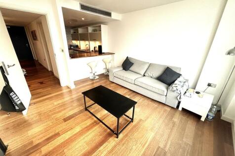 LOUNGE .jpeg