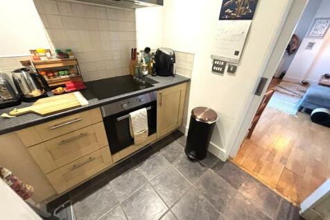 KITCHEN AREA.jpg