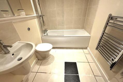 BATHROOM.jpeg