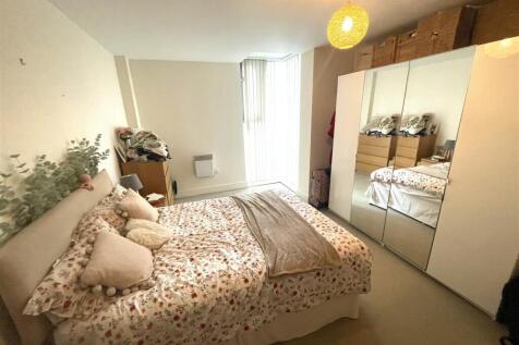 MASTER BEDROOM.jpeg