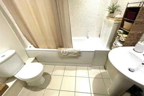 BATHROOM.jpeg
