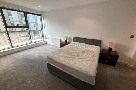 Bed 2.jpg