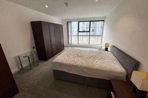 Bed 3.jpg