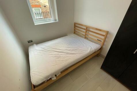 bed 2.jpg