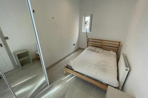 bed 1.jpg