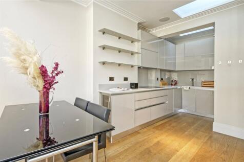 Kitchen/Dining Area