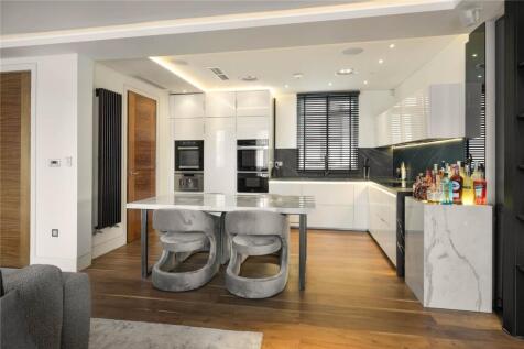 Kitchen / Dining