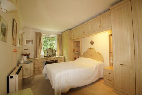 MASTER BEDROOM.jpg