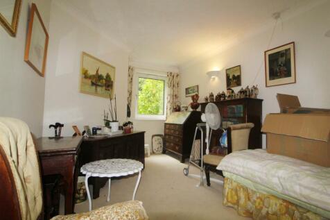 SECOND BEDROOM.jpg