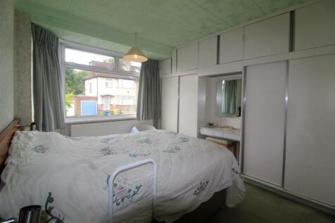 bedroom one.jpg