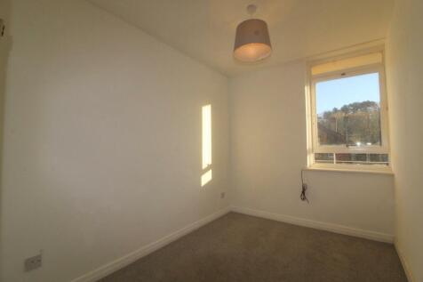 SECOND BEDROOM.jpg