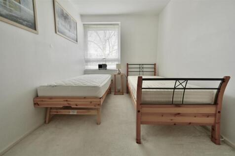 23 Extra Bedroom 2 - 2.jpeg