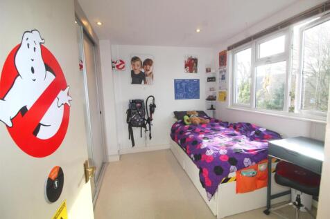 e Bedroom 4.jpg