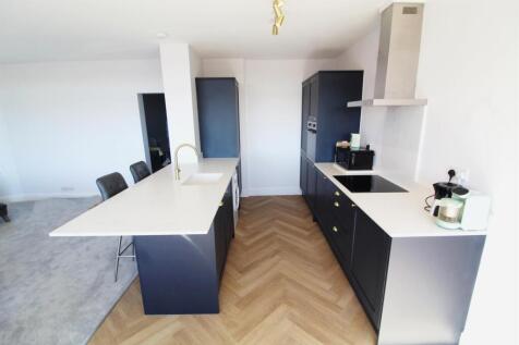 e kitchen new.jpg