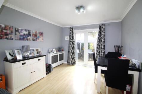 Dining room e.jpg
