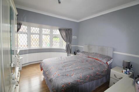 e Bedroom 1.jpg