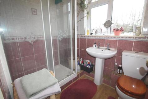 Bathroom NEW.jpg