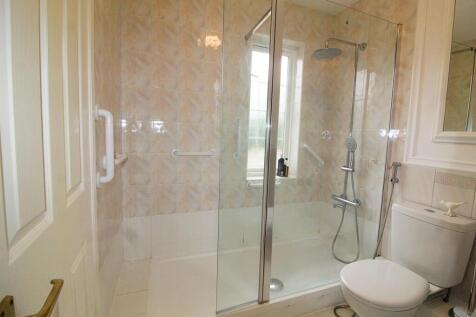 En suite edit.jpg