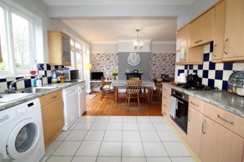 kitchen 3 e.jpg