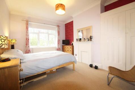 bedroom 1 e.jpg