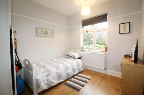 bedroom 3 e.jpg