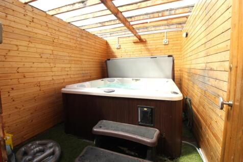 Hot Tub.JPG
