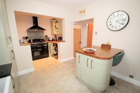View of Kitchen/Breakfast Room