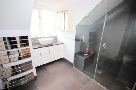 View of Master En-suite Shower Room